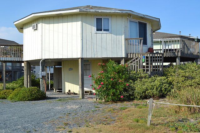 1st image of 1301 N Shore Dr