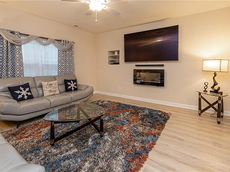 5919 Orcutt Ave — Photo 6
