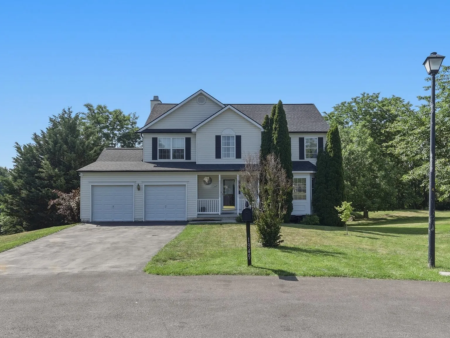 5 bed, 3.5 bath, 2833 sqft, $2,750 — Photo 1