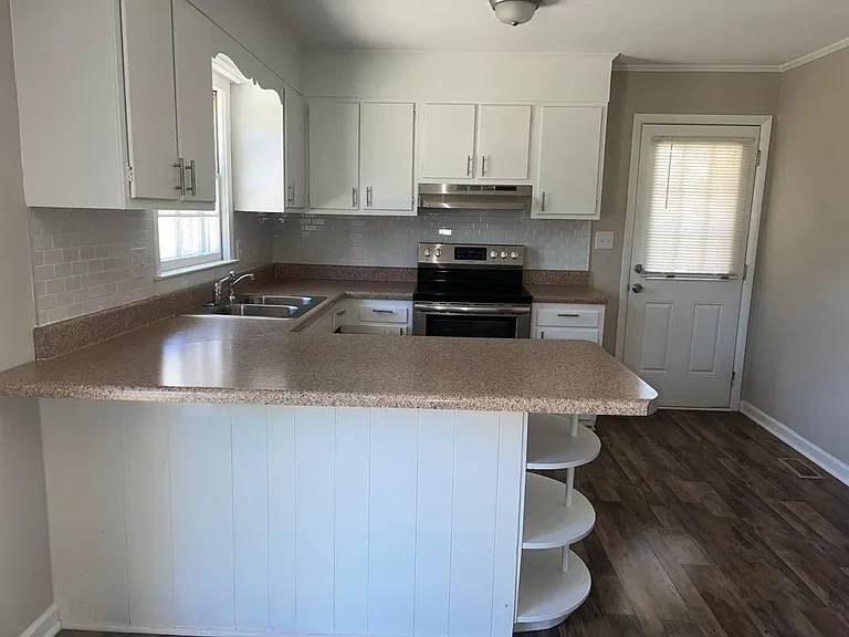 288 Lemont Dr — Photo 5
