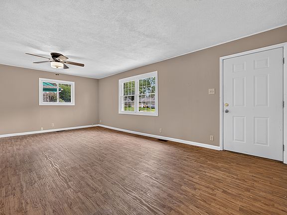 5th image of 1411 W Tate St