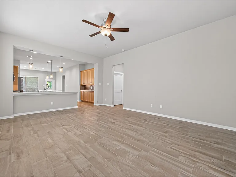 516 Shine Ct — Photo 9