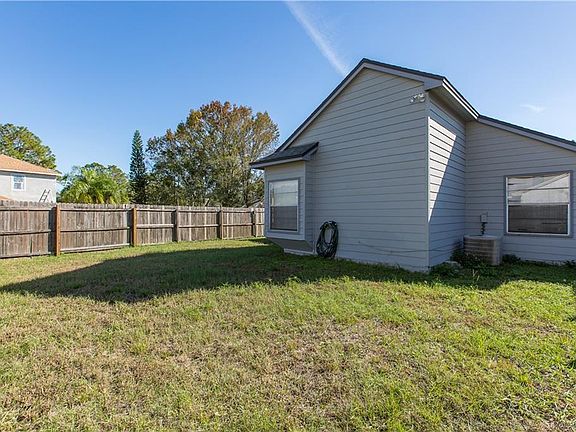 4th image of 23119 Dover Dr
