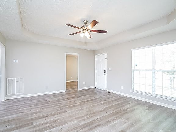 4th image of 1114 Binford Ct
