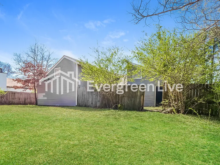 8155 Valley Ridge Trl — Photo 3