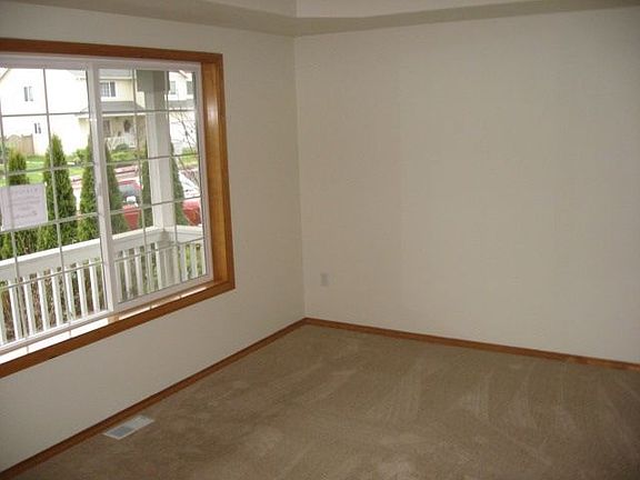 2nd image of 7309 33rd Pl NE