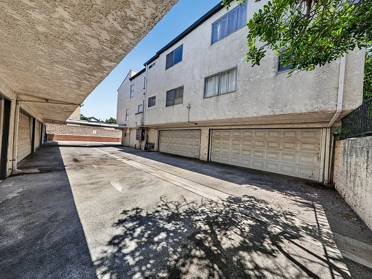 9540 Sepulveda Blvd #11 — Photo 20
