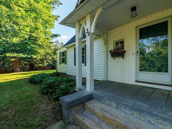 2nd image of 39 Southbridge Rd
