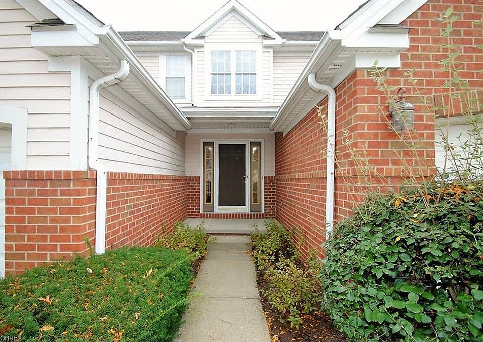 1st image of 9 Shaker Glen Ln