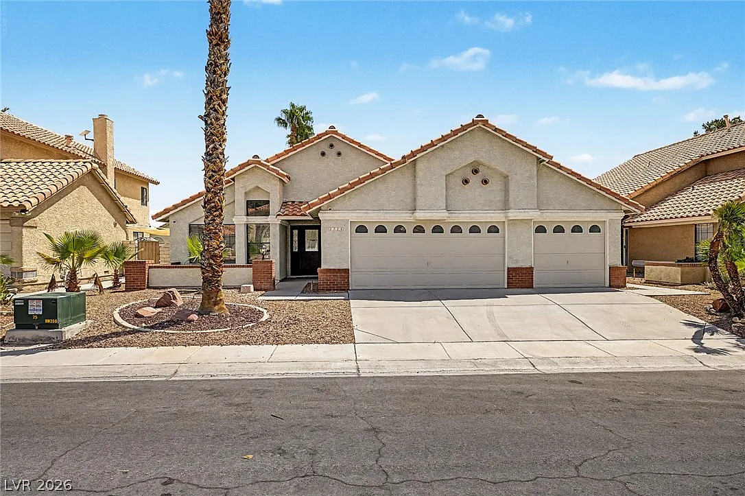 3 bed, 2.0 bath, 1822 sqft, $2,650 — Photo 4
