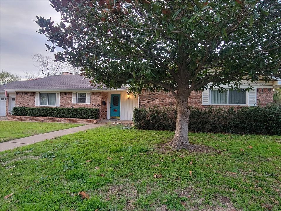 1st image of 1409 Oak Hills Dr