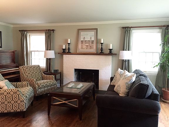 Natural fireplace in LR