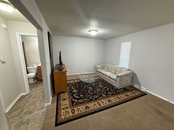 4th image of 205 Wheaton Ct