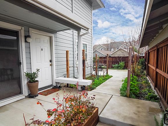 2nd image of 3146 Woods Cir