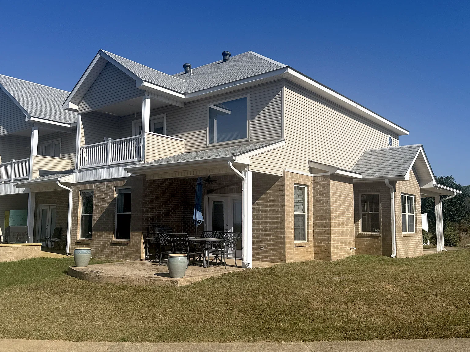 3 bed, 2227 sqft, $2,850 — Photo 1