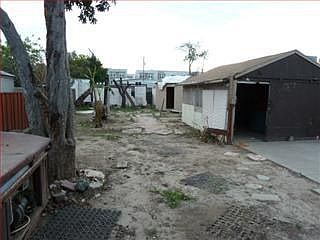 4th image of 883 N 11th St