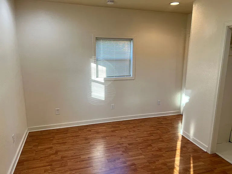 1853 Garden Ave — Photo 15