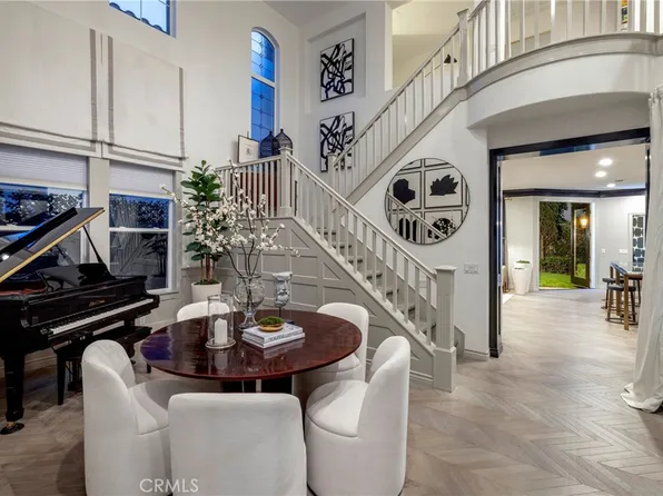 8 Upland, Irvine, CA 92602