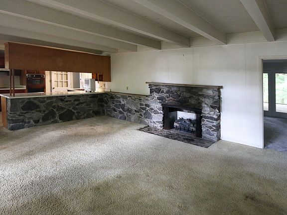 5th image of 2527 Memorial Drive Ext