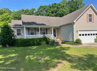 204 Fishing Creek Dr, New Bern, NC 28562