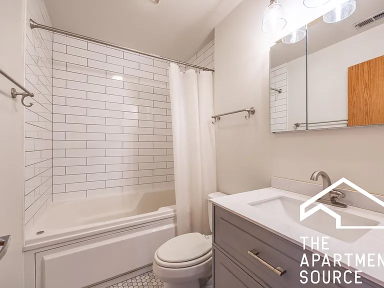 509 N Racine Ave #2N — Photo 10