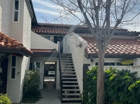 820 N Adele St #B, Orange, CA 92867