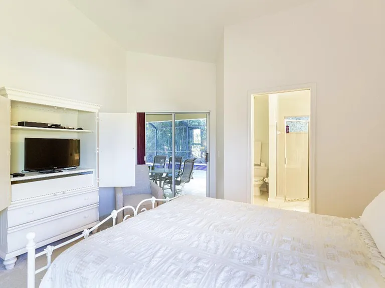 Seashore Cir — Photo 15