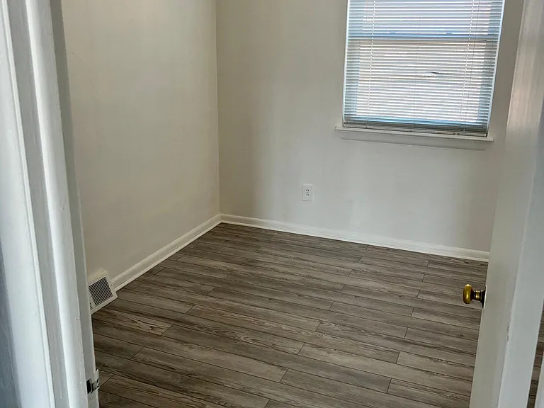 1323 Bruce Rd #D — Photo 7