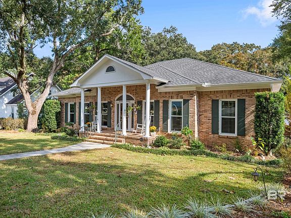 3rd image of 1437 Regency Oaks Dr E