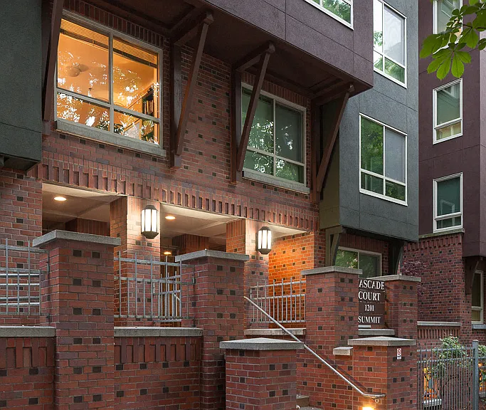 Cascade Court Apartments — Photo 5
