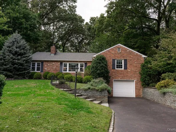 83 Christian Avenue, Stony Brook, NY 11790