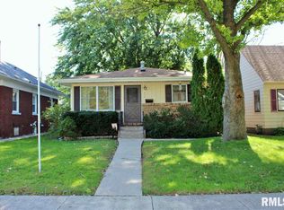 530 27th Ave, Moline, IL 61265