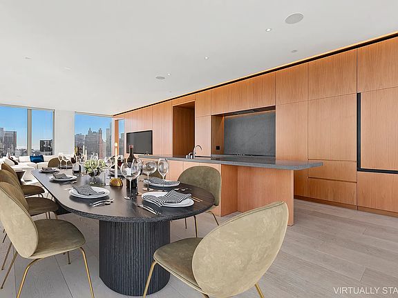 2nd image of 215 Chrystie St #28E