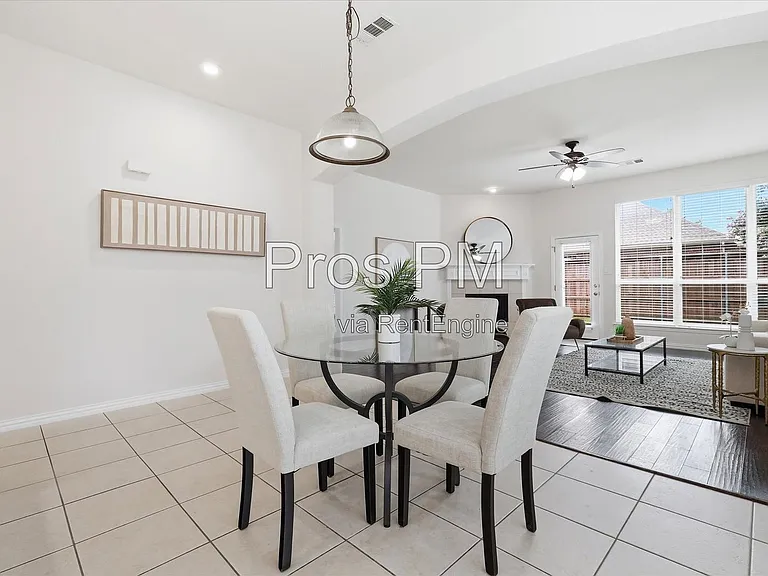 2432 Chesterwood Dr — Photo 15
