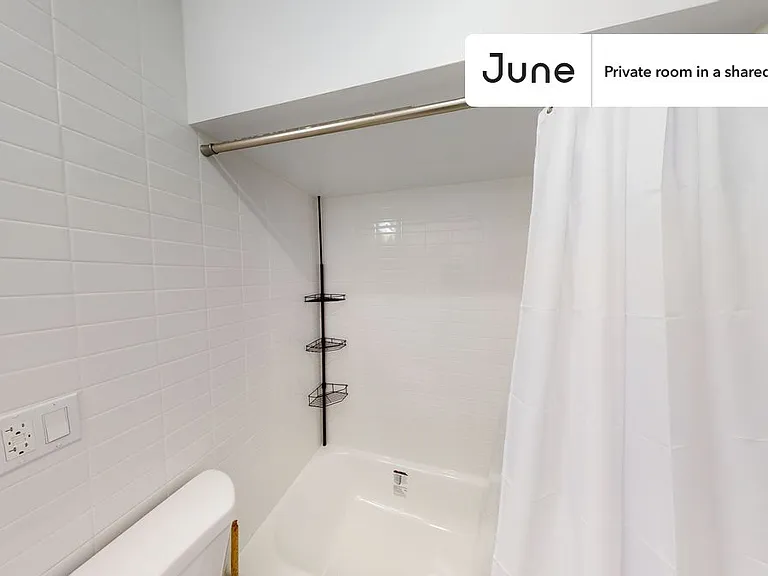 2444 43rd St #D — Photo 8