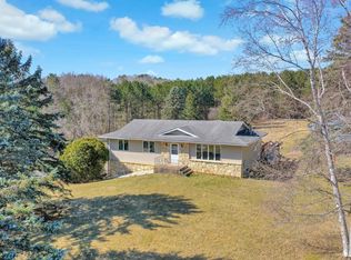 1254 52nd St, Hudson, WI 54016