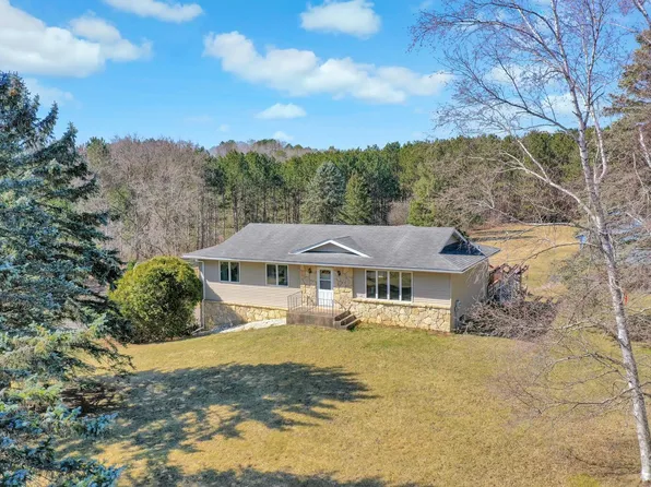 1254 52nd St, Hudson, WI 54016