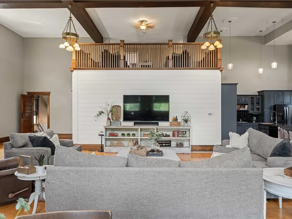 1607 Walnut St, Dallas Center, IA 50063