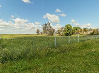 1 Skyview Rd, Madera, CA 93636