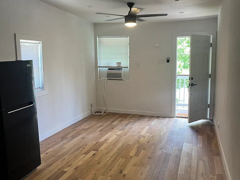 308 Natalen Ave #D — Photo 3