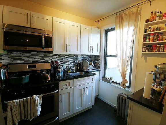 3rd image of 217 Spencer St APT 3