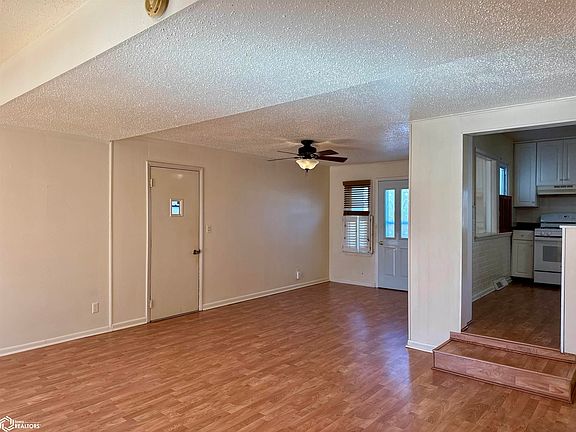 4th image of 1109 Ridgeway Dr