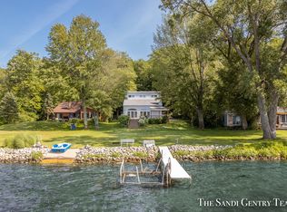 5050 Bluff Rd, Whitehall, MI 49461