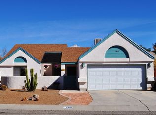 7805 N Roundstone Dr, Tucson, AZ 85741