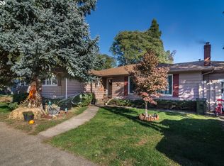 559 W Harrison St, Roseburg, OR 97471