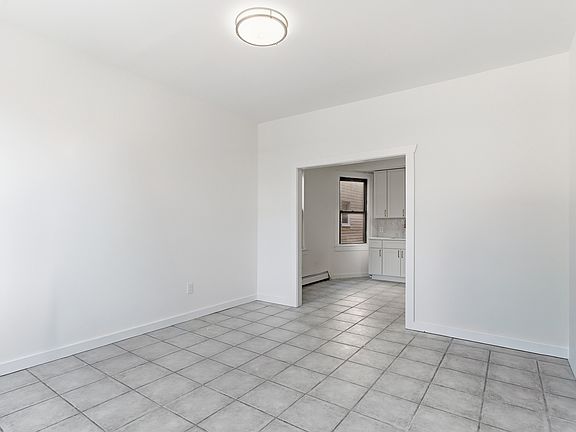 4th image of 221 Ridge St APT 1