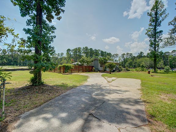 2nd image of 243 Lazy Acres Loop