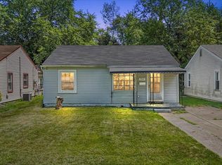 5942 Harrison St, Garden City, MI 48135