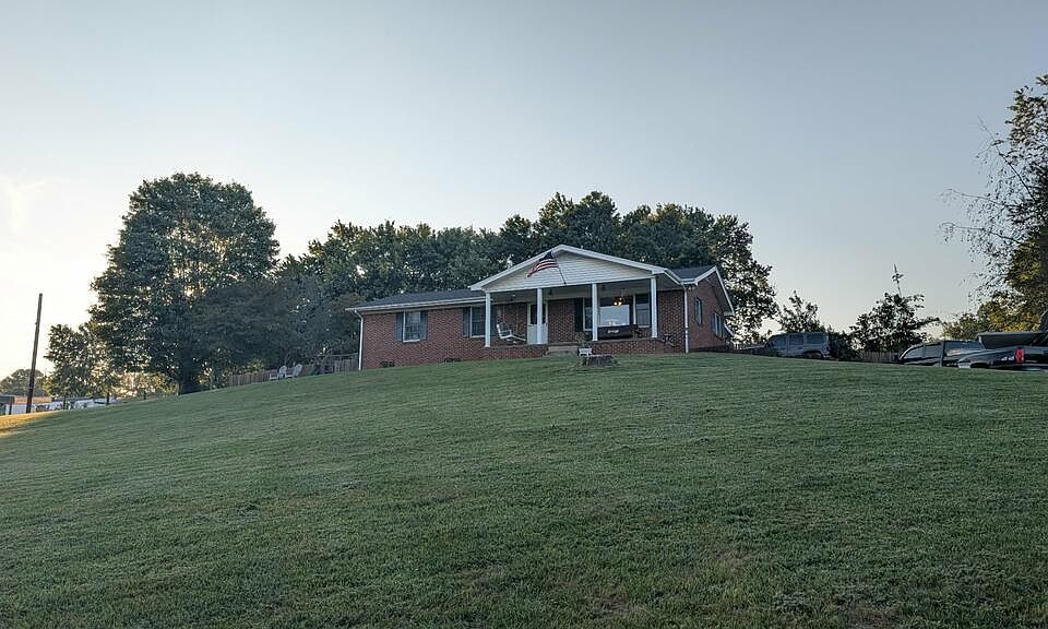 1st image of 21313 Lake Rd