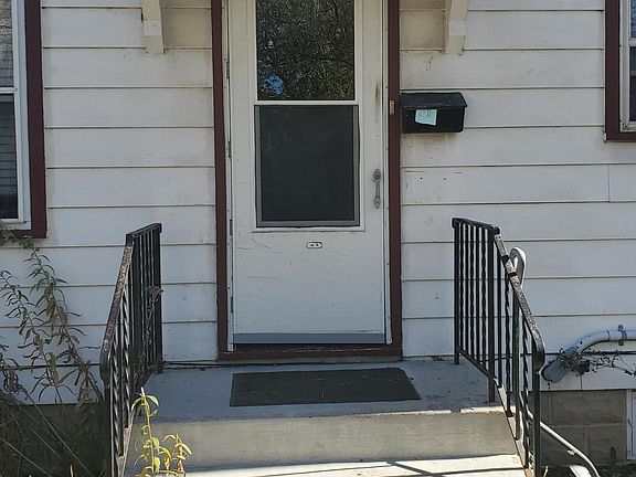 Private entrance to upstairs